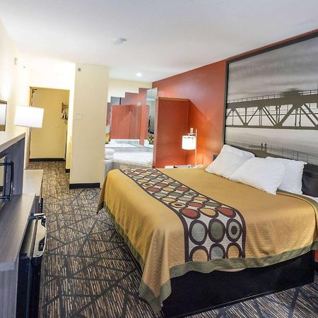 Super 8 By Wyndham Big Rapids Motel Ngoại thất bức ảnh