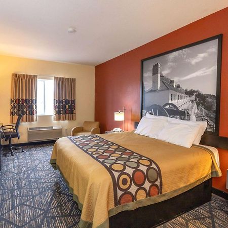 Super 8 By Wyndham Big Rapids Motel Ngoại thất bức ảnh