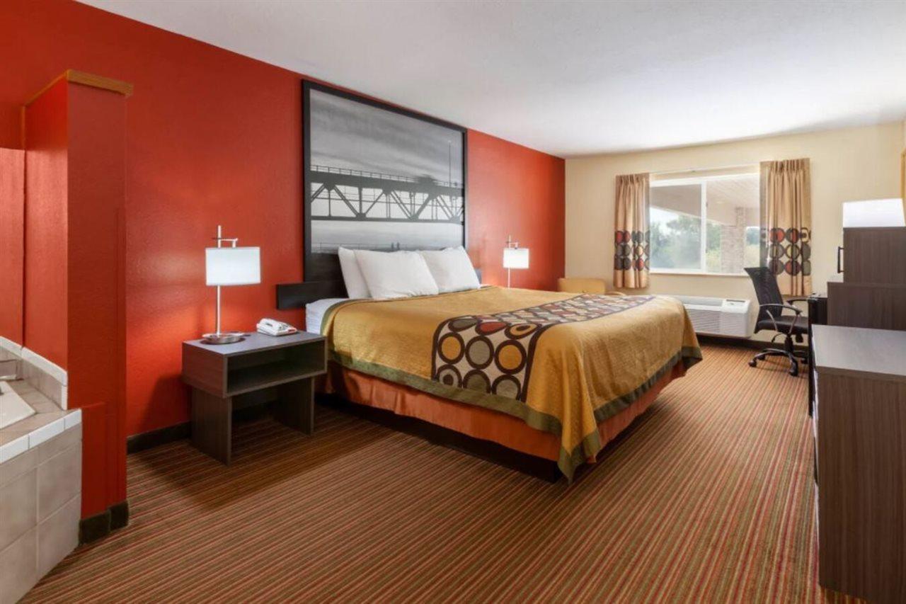 Super 8 By Wyndham Big Rapids Motel Ngoại thất bức ảnh