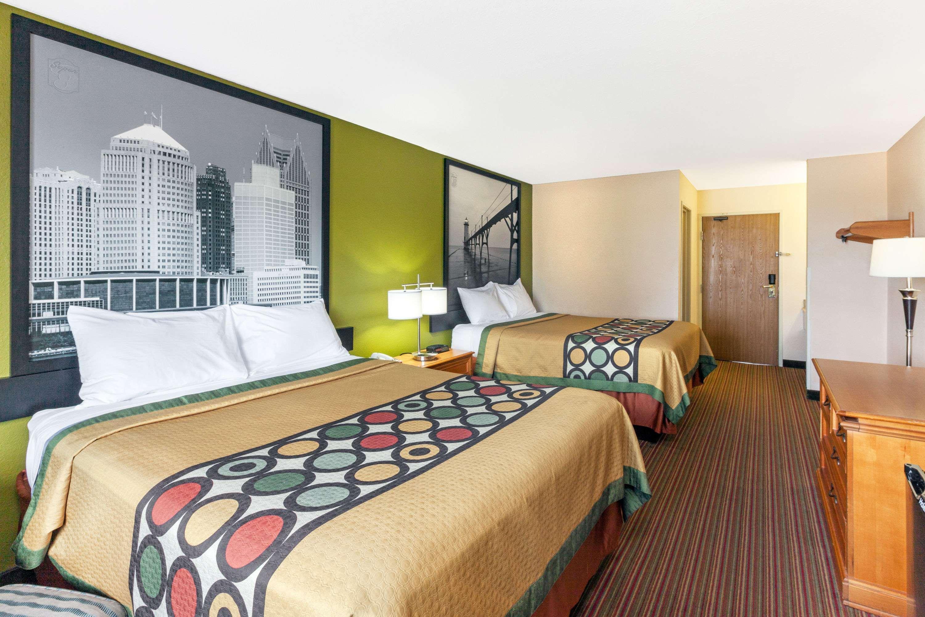 Super 8 By Wyndham Big Rapids Motel Ngoại thất bức ảnh