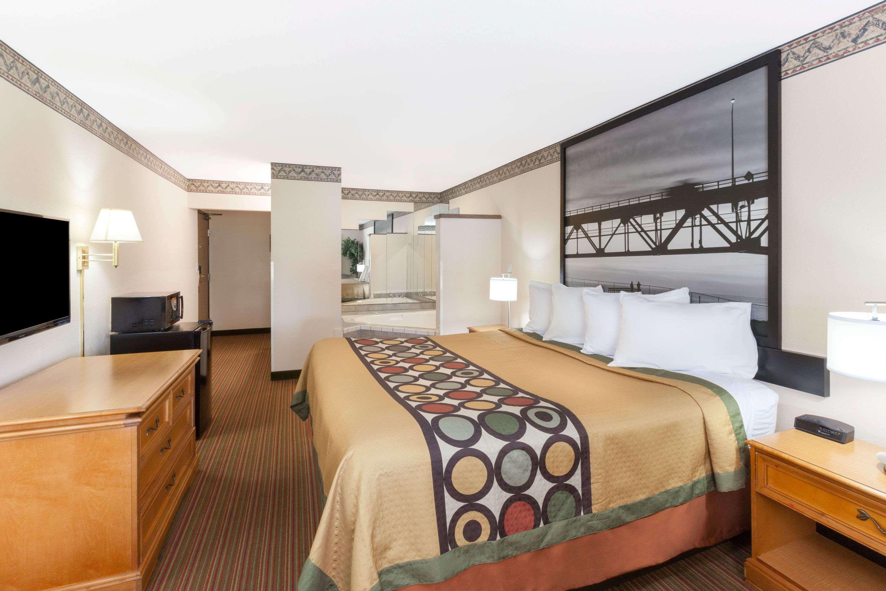 Super 8 By Wyndham Big Rapids Motel Ngoại thất bức ảnh