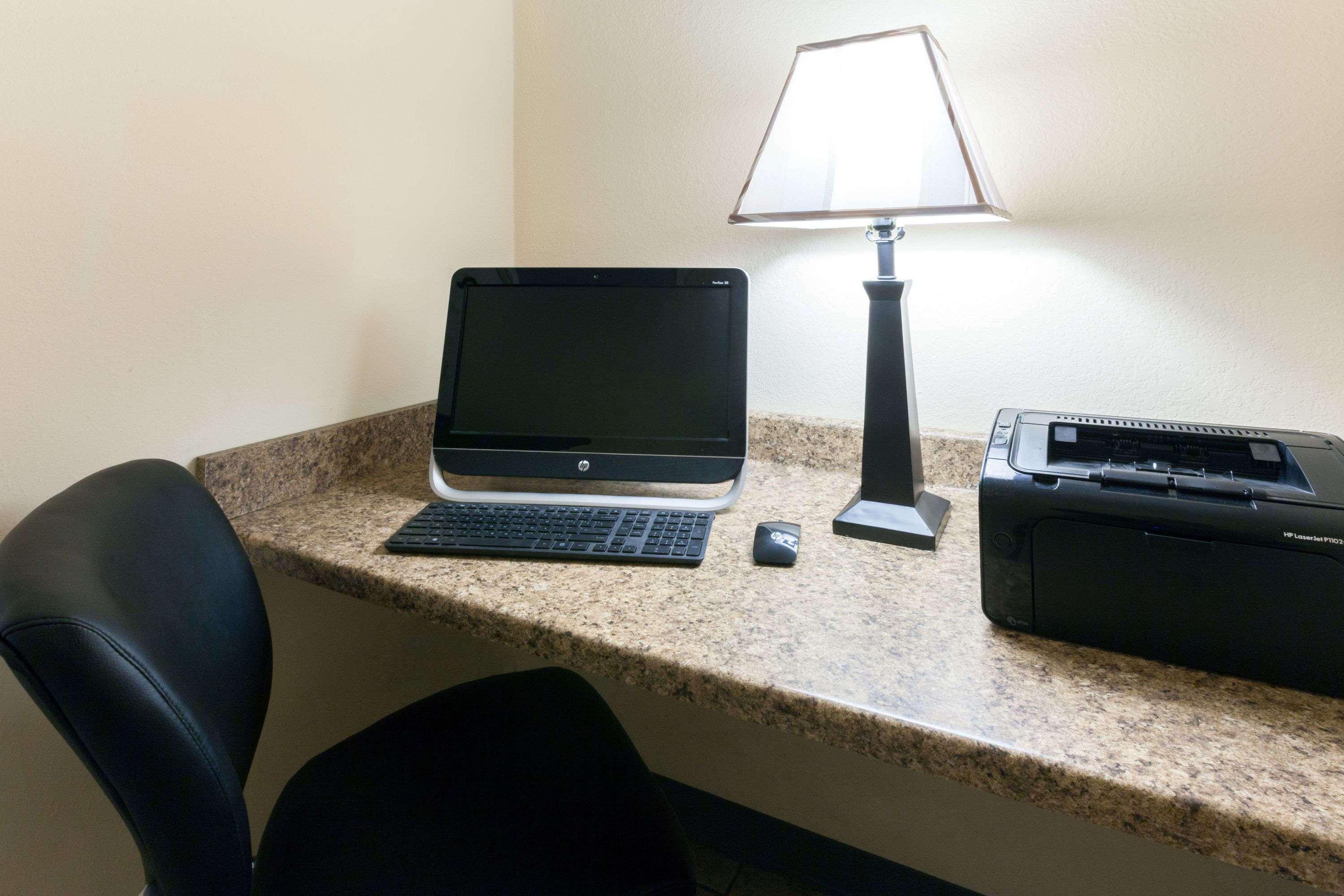 Super 8 By Wyndham Big Rapids Motel Ngoại thất bức ảnh