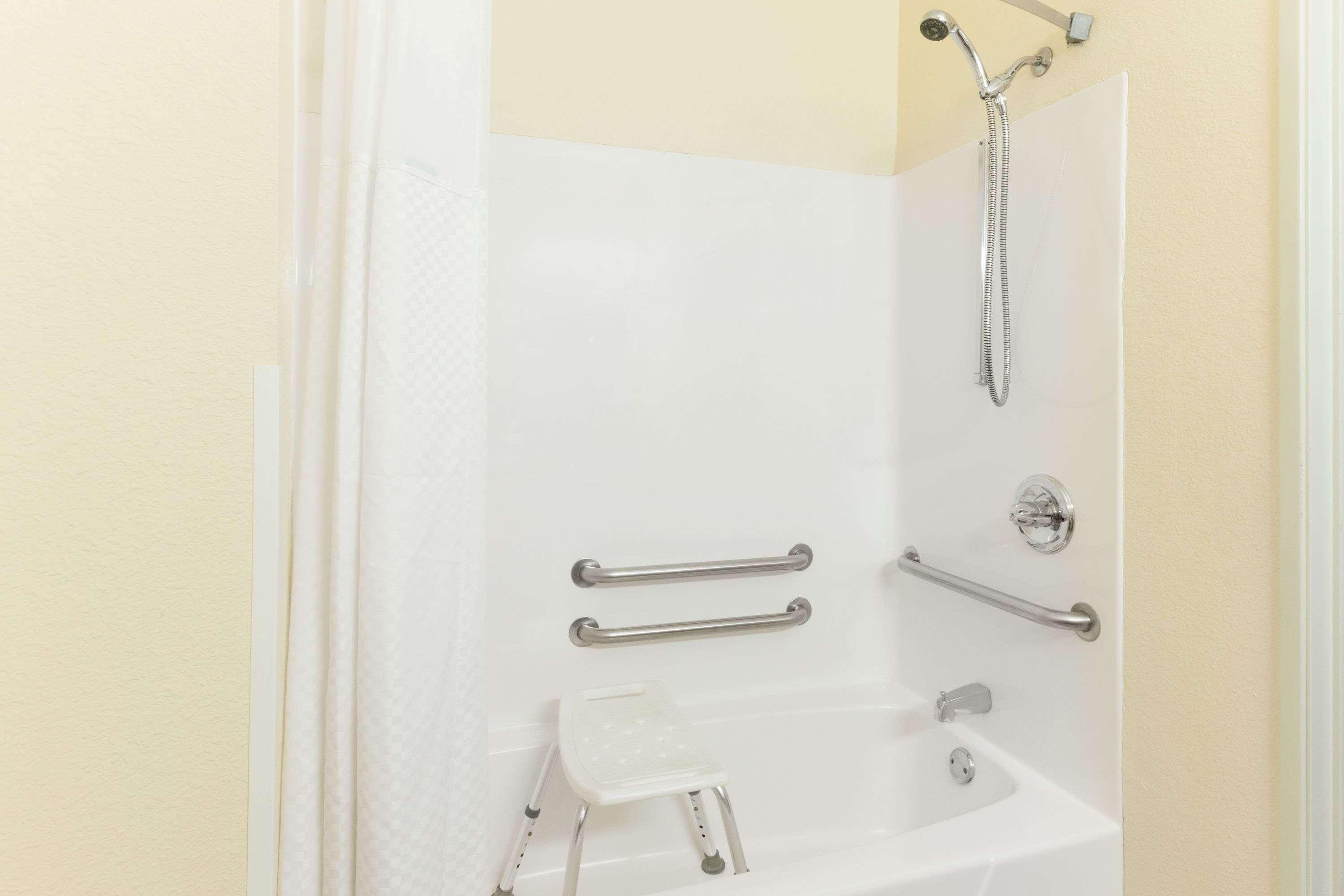 Super 8 By Wyndham Big Rapids Motel Ngoại thất bức ảnh