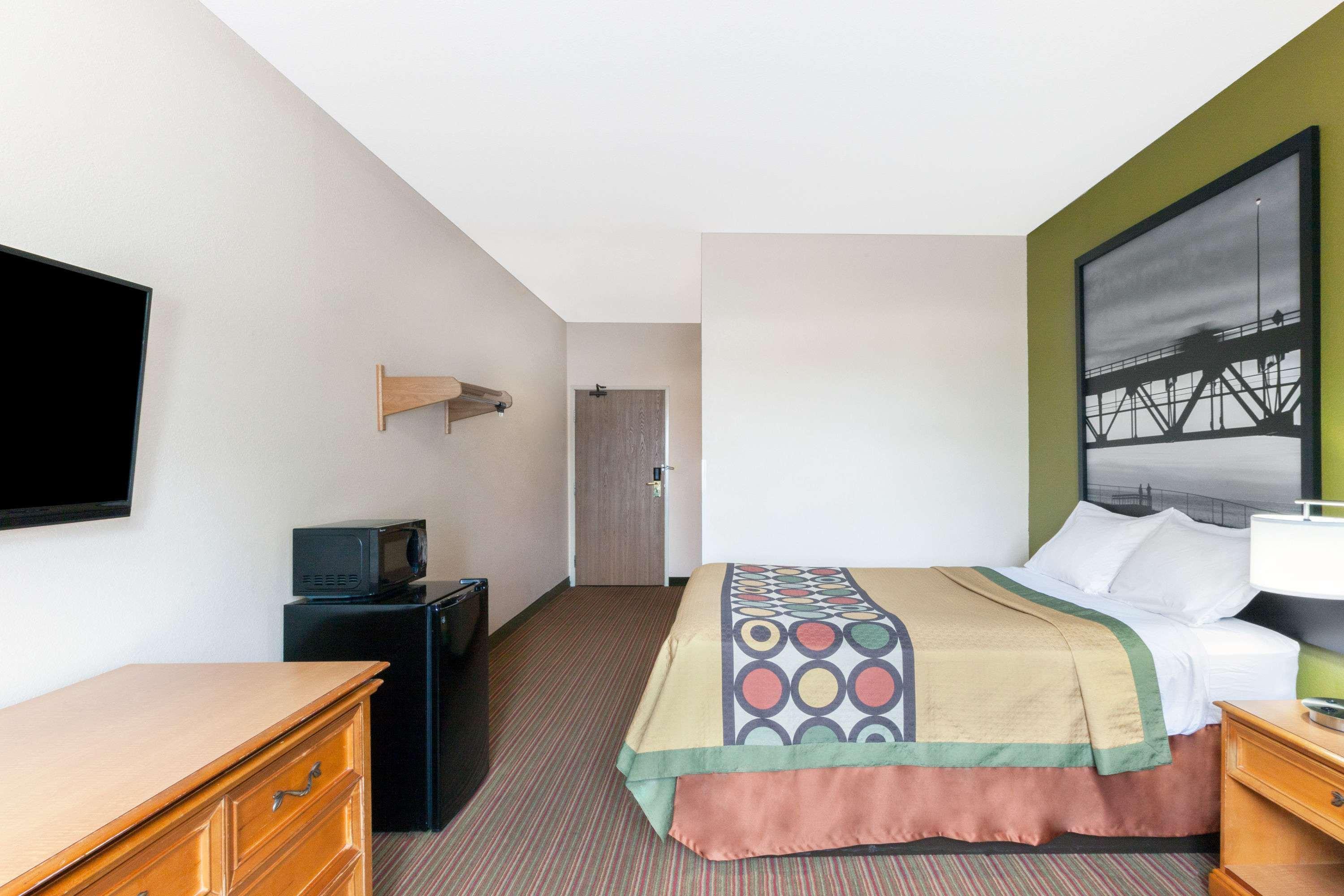 Super 8 By Wyndham Big Rapids Motel Ngoại thất bức ảnh
