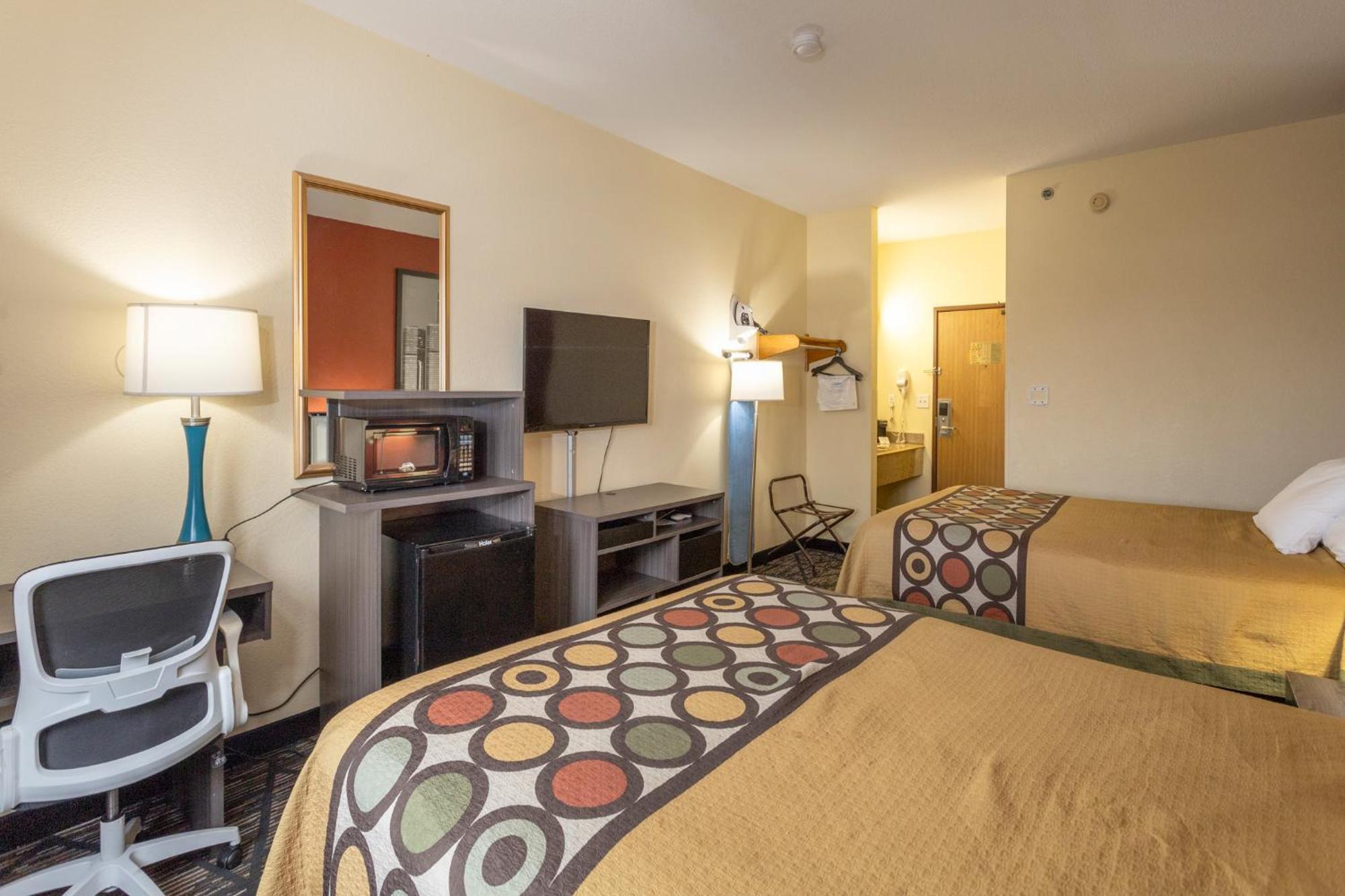 Super 8 By Wyndham Big Rapids Motel Ngoại thất bức ảnh