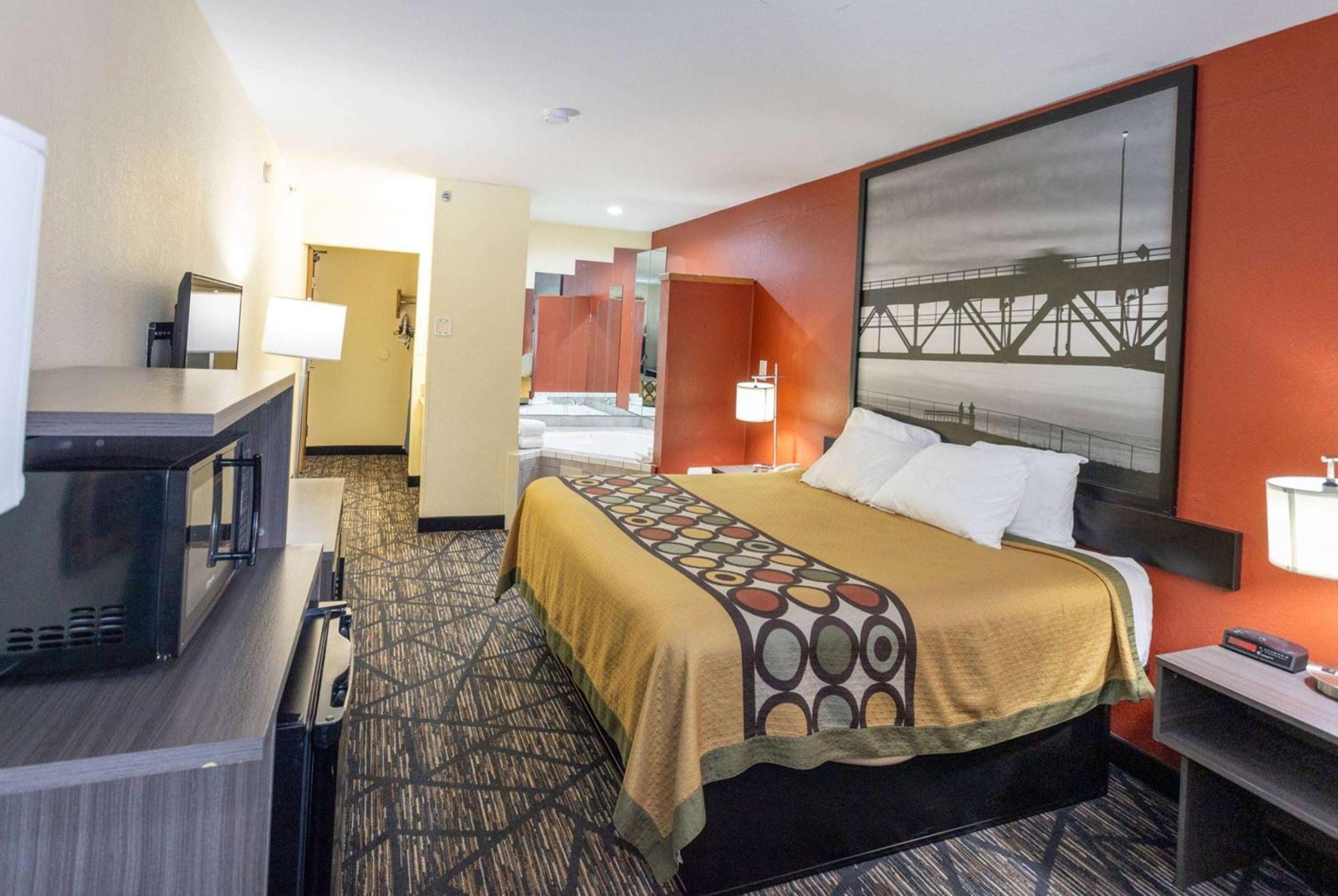 Super 8 By Wyndham Big Rapids Motel Ngoại thất bức ảnh
