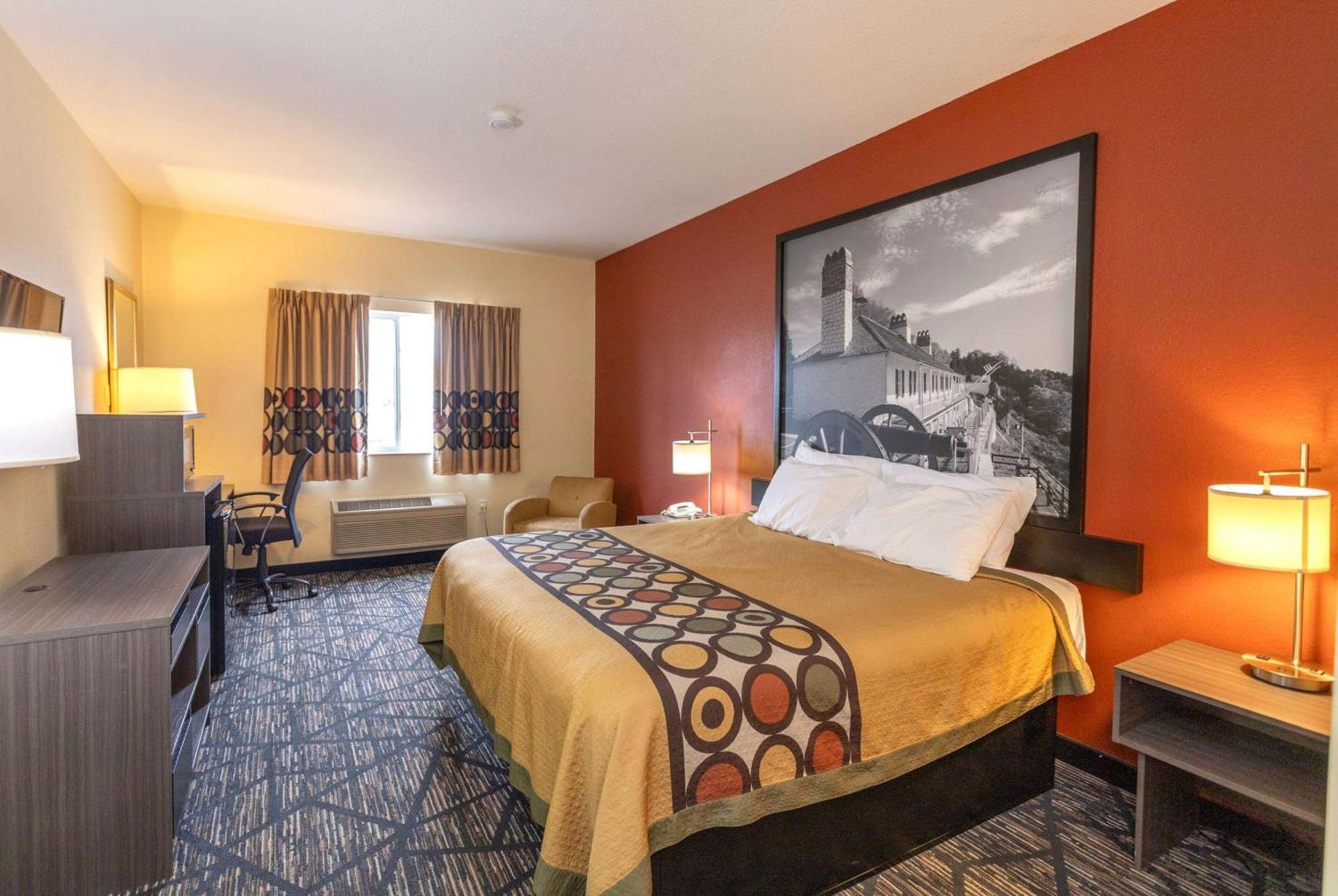 Super 8 By Wyndham Big Rapids Motel Ngoại thất bức ảnh