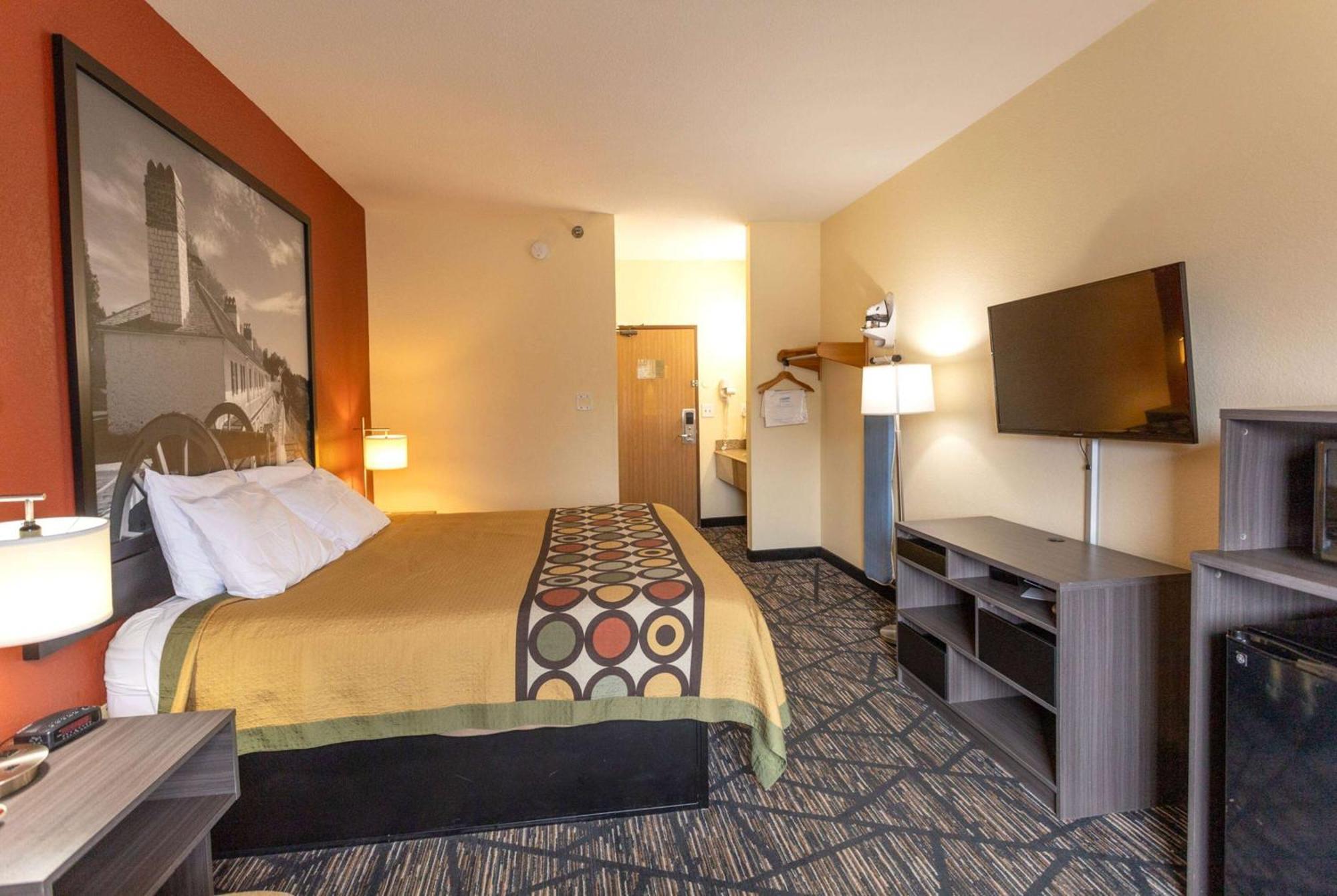 Super 8 By Wyndham Big Rapids Motel Ngoại thất bức ảnh