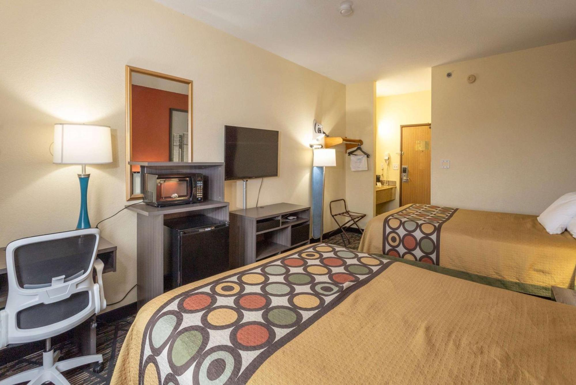 Super 8 By Wyndham Big Rapids Motel Ngoại thất bức ảnh