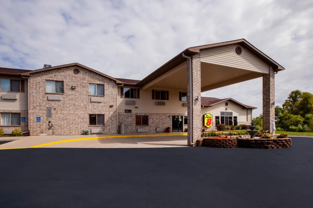 Super 8 By Wyndham Big Rapids Motel Ngoại thất bức ảnh
