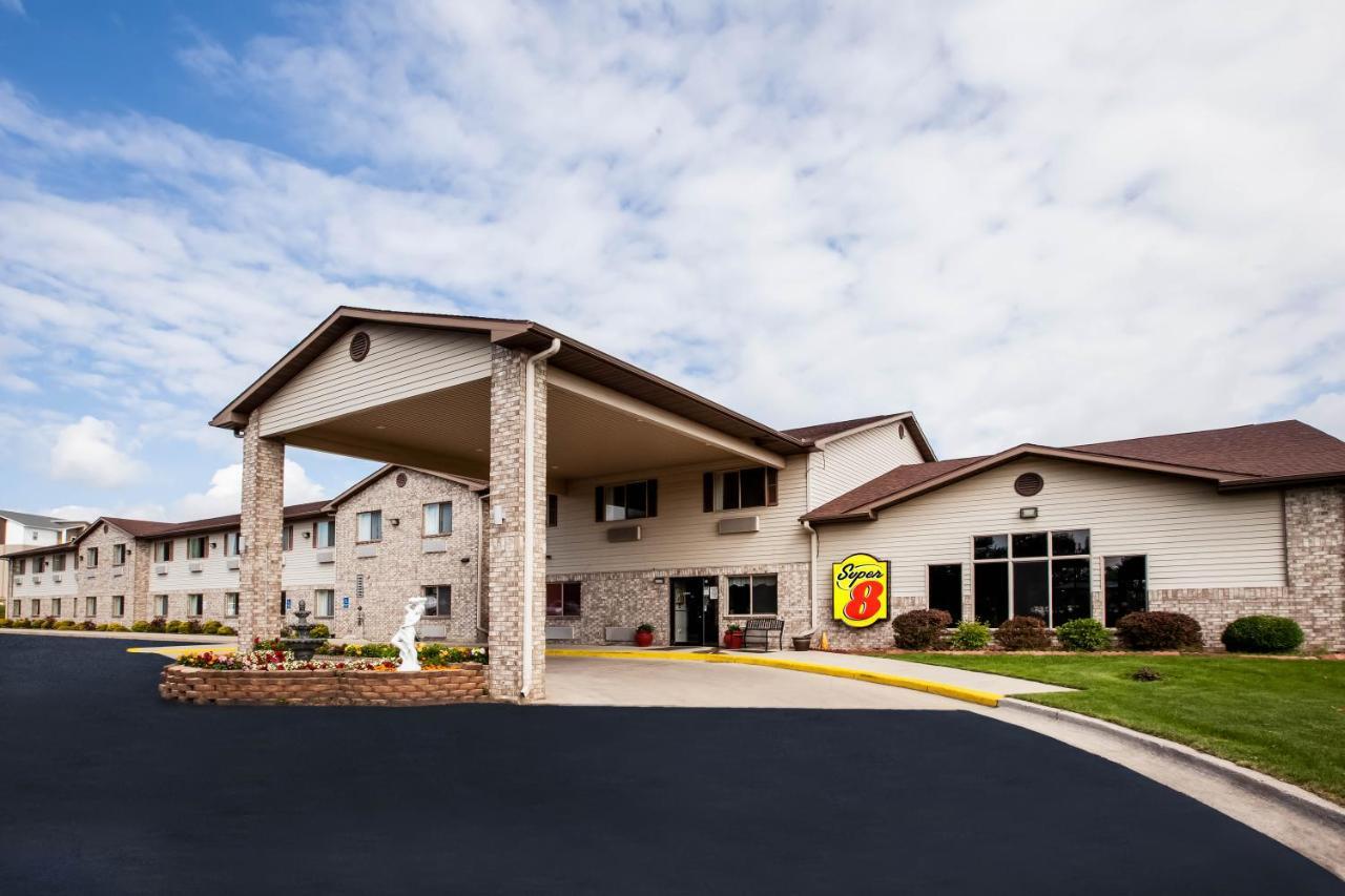 Super 8 By Wyndham Big Rapids Motel Ngoại thất bức ảnh